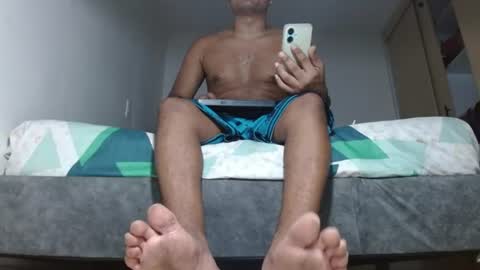 Snapshot of giant_feet chatting on July 20, 2:04 am BOSS online show from July 20, 2:04 am