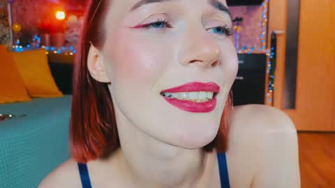 Snapshot of giantess_eva chatting on December 25, 2:35 am Eva online show from December 25, 2:35 am