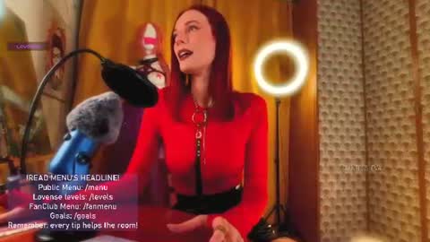 Snapshot of giantess_eva chatting on August 8, 7:49 pm Eva online show from August 8, 7:49 pm