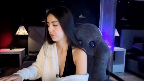 Gia online show from October 31, 1:23 pm