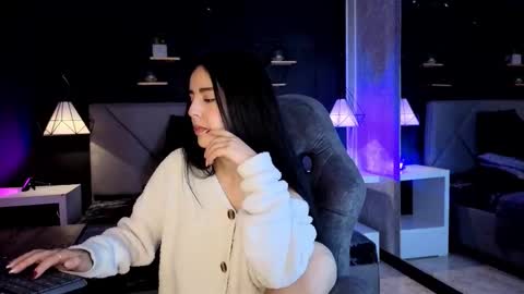 Gia online show from November 14, 1:43 pm