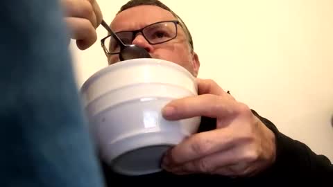 Snapshot of giddyup2222222 chatting on November 17, 8:09 am giddyup2222222 online show from November 17, 8:09 am