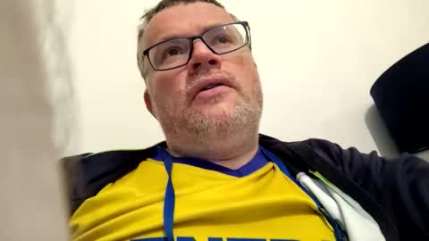 Snapshot of giddyup2222222 chatting on November 21, 12:54 am giddyup2222222 online show from November 21, 12:54 am