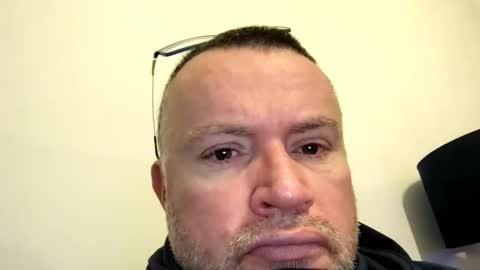 Snapshot of giddyup2222222 chatting on December 14, 9:47 am giddyup2222222 online show from December 14, 9:47 am