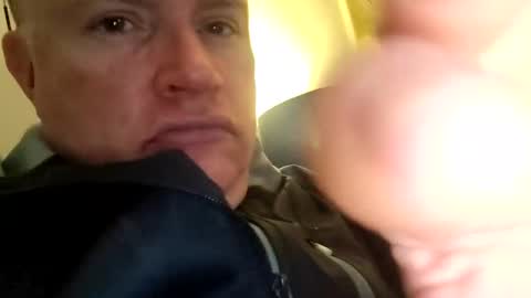 Snapshot of giddyup2222222 chatting on December 17, 1:22 am giddyup2222222 online show from December 17, 1:22 am