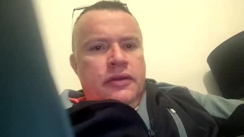 Snapshot of giddyup2222222 chatting on December 18, 10:32 am giddyup2222222 online show from December 18, 10:32 am