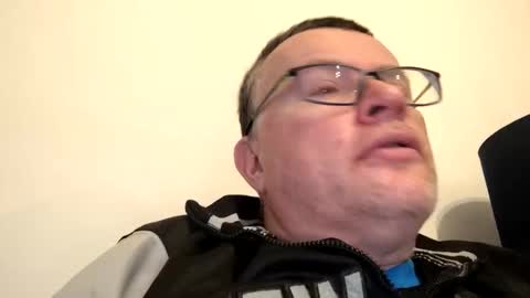 Snapshot of giddyup2222222 chatting on January 12, 9:36 am giddyup2222222 online show from January 12, 9:36 am