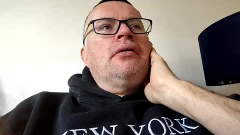 Snapshot of giddyup2222222 chatting on February 15, 11:08 am giddyup2222222 online show from February 15, 11:08 am