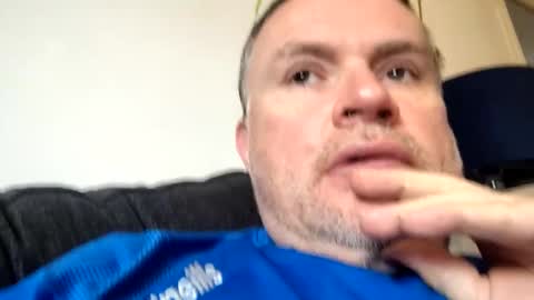 Snapshot of giddyup2222222 chatting on March 23, 9:13 am giddyup2222222 online show from March 23, 9:13 am