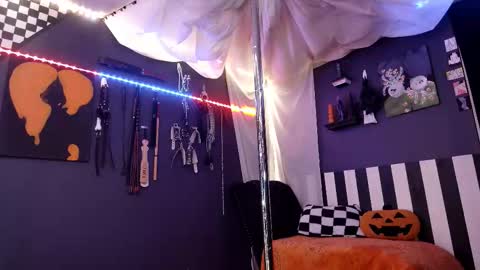 Snapshot of gigglemethis22 chatting on November 14, 3:00 pm Giggles online show from November 14, 3:00 pm