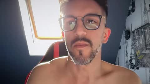 Gigi online show from May 4, 3:08 pm