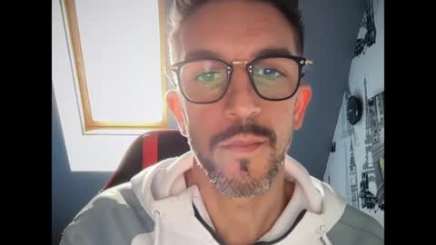 Gigi online show from May 12, 2:47 pm