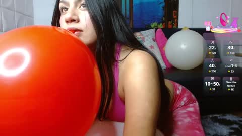 Snapshot of gigi_gilt_ chatting on November 26, 4:35 am Gigi 3 online show from November 26, 4:35 am