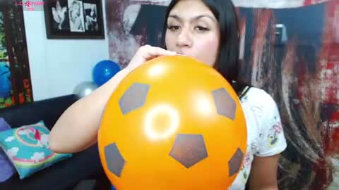 Gigi 3 online show from June 19, 9:18 pm