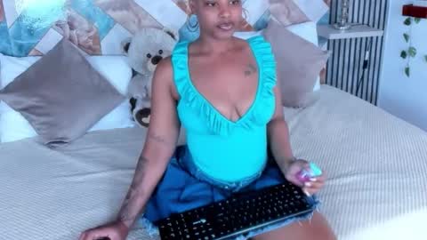 gigi_mane online show from October 18, 7:03 pm