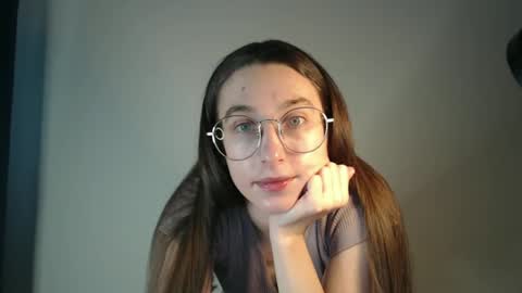 Gigi online show from December 11, 12:55 pm