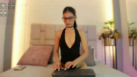Snapshot of gigi_rosee chatting on July 6, 11:51 am gigi_rosee online show from July 6, 11:51 am