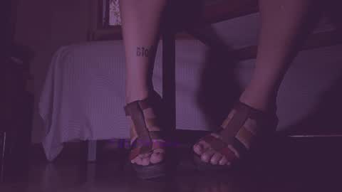 Snapshot of gigifontaine_ chatting on June 15, 8:49 am Gigi independet model P online show from June 15, 8:49 am