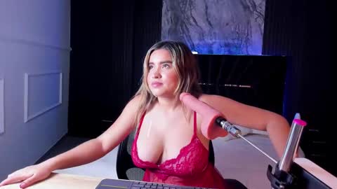 Snapshot of gigiidoll chatting on February 13, 2:31 pm Gigi Doll online show from February 13, 2:31 pm