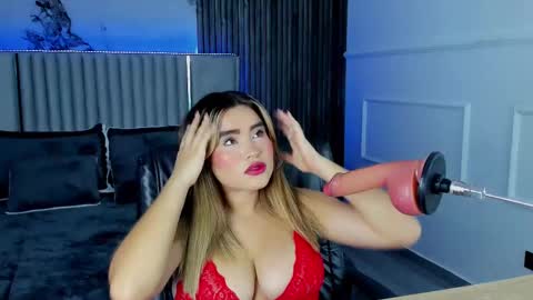 Snapshot of gigiidoll chatting on February 28, 11:36 am Gigi Doll online show from February 28, 11:36 am