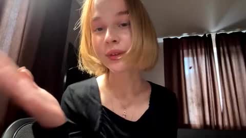 Molly online show from October 5, 11:08 am