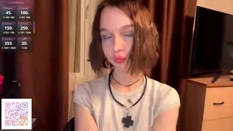 Molly online show from October 30, 7:25 pm