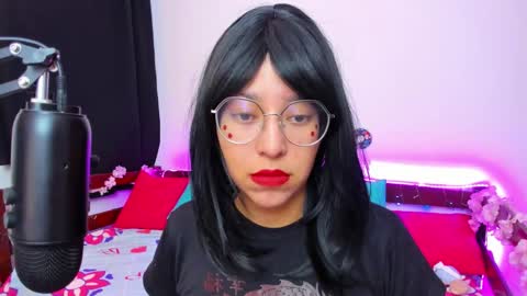 Snapshot of gigimooon chatting on September 18, 2:57 am gigimooon online show from September 18, 2:57 am