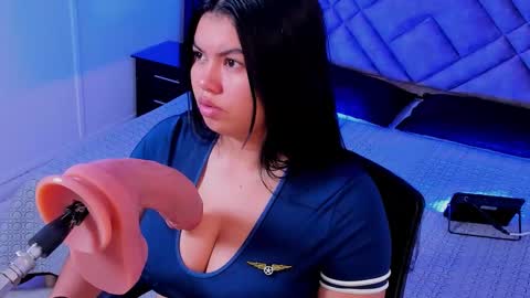 Snapshot of giiabloom chatting on November 11, 11:43 am giia online show from November 11, 11:43 am