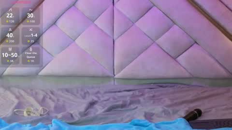 Snapshot of giigii_hadidd chatting on April 15, 7:58 pm Giigii Hadid online show from April 15, 7:58 pm