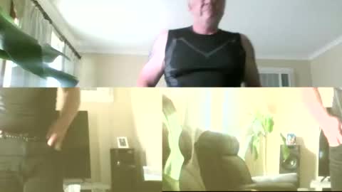 Snapshot of gimmmieoooo chatting on December 26, 5:37 am gimmmieoooo online show from December 26, 5:37 am