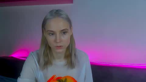 Gina online show from December 5, 8:12 am