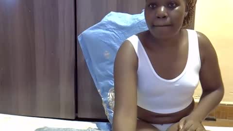 Adiliah online show from November 16, 1:28 pm