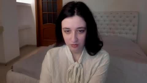 Kate online show from February 2, 9:19 am