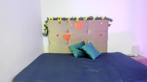 Snapshot of ginelawest chatting on March 4, 2:27 am Gine online show from March 4, 2:27 am