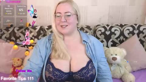 Snapshot of ginesia chatting on October 17, 1:03 pm ginesia online show from October 17, 1:03 pm