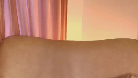 Snapshot of ginevra_esposito chatting on May 11, 12:44 pm Ginn online show from May 11, 12:44 pm