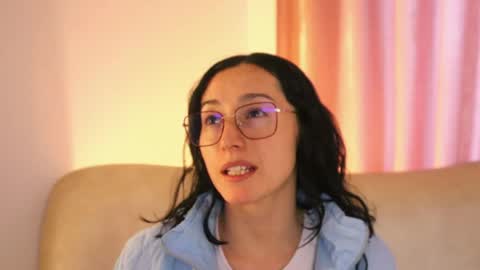 Snapshot of ginevra_esposito chatting on May 19, 12:44 pm Ginn online show from May 19, 12:44 pm