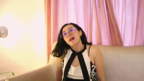 Snapshot of ginevra_esposito chatting on May 20, 1:17 pm Ginn online show from May 20, 1:17 pm