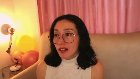 Snapshot of ginevra_esposito chatting on May 27, 2:25 pm Ginn online show from May 27, 2:25 pm