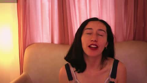 Snapshot of ginevra_esposito chatting on May 30, 1:08 pm Ginn online show from May 30, 1:08 pm