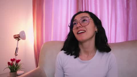 Snapshot of ginevra_esposito chatting on June 13, 1:31 pm Ginn online show from June 13, 1:31 pm