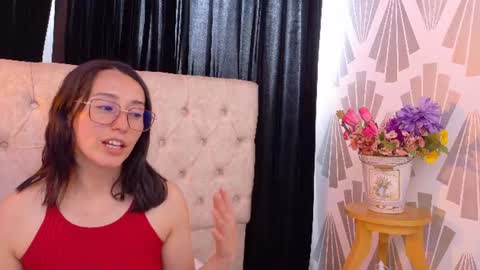 Snapshot of ginevra_esposito chatting on July 9, 6:23 pm Ginn online show from July 9, 6:23 pm