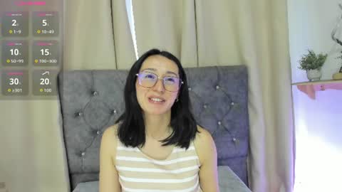 Snapshot of ginevra_esposito chatting on July 17, 12:23 pm Ginn online show from July 17, 12:23 pm