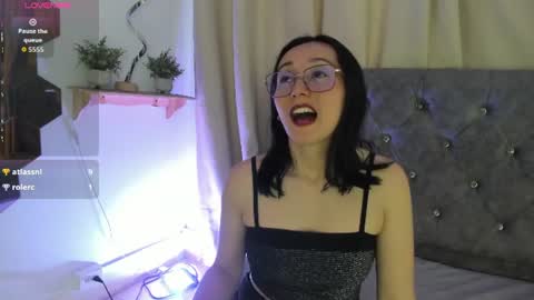 Snapshot of ginevra_esposito chatting on July 29, 6:17 pm Ginn online show from July 29, 6:17 pm