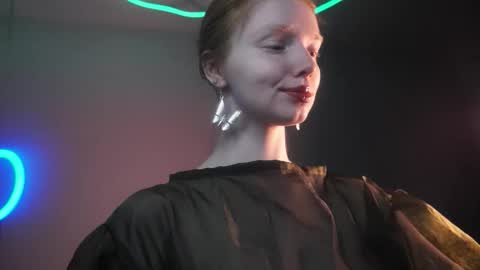        im expecting 350 thumbs up on my altar   online show from October 14, 10:21 pm