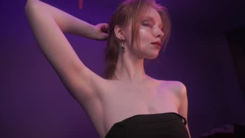        im expecting 350 thumbs up on my altar   online show from December 15, 10:14 pm