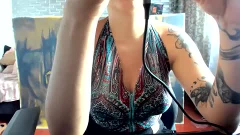 Ginger online show from June 10, 3:33 pm