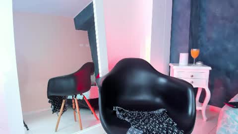 Ginger online show from August 4, 7:05 pm