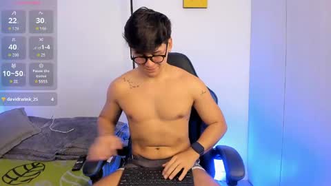 Snapshot of gingertwink_n chatting on May 30, 12:19 am Josh Mills online show from May 30, 12:19 am