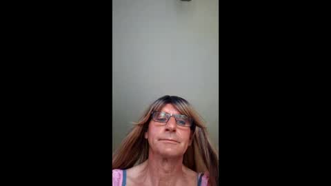 Snapshot of gino070 chatting on June 1, 6:53 pm gino070 online show from June 1, 6:53 pm